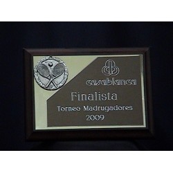 (R003) MADERA CON PLACA GRABADO LASER  CORTE DIAGONAL Y M